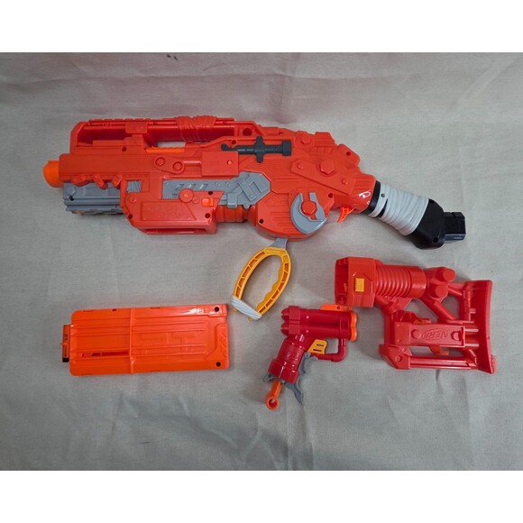 Nerf Zombie Strike Survival System Scravenger Blaster – Accessories Included - Picture 6 of 13